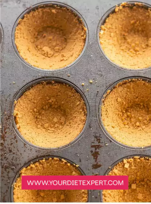 Keto Mini Cheesecakes with Raspberry Sauce 1