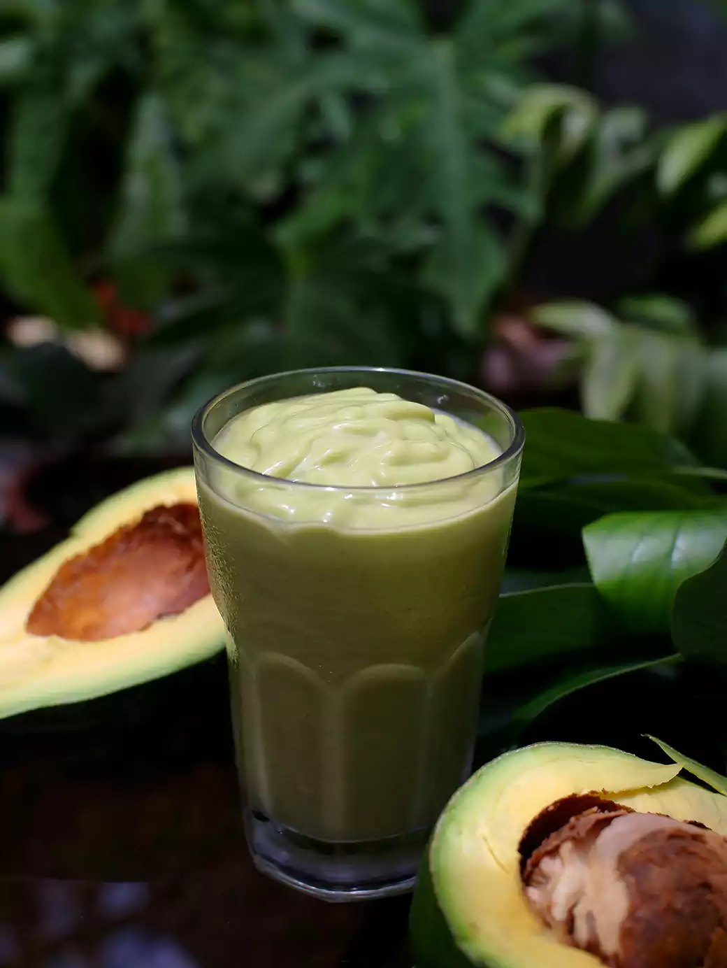 Green Calm Avocado + Kiwi Smoothie