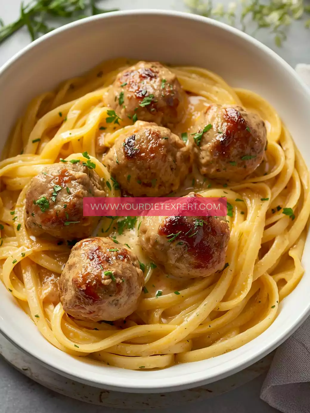 High-Protein Swedish Meatballs with Noodles – Healthy, Creamy & Comforting Dinner Idea